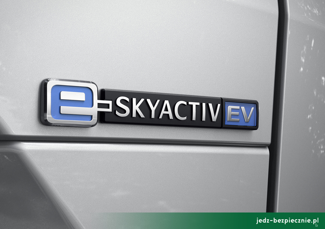 Premiera tygodnia - Mazda MX-30 facelifting - emblemat e-Skyactive EV